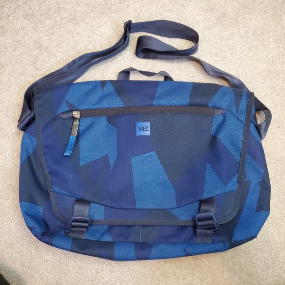 MEC Proto Carry All Messenger Bag 15" Laptop School Travel Padded Geometric Blue - Picture 3 of 16